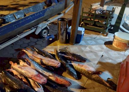 Pescador é flagrado com 279 kg de pescado, preso e multado em mais de R$ 6 mil