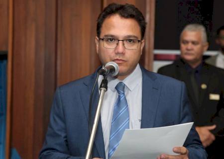 Pedrossian Neto apresenta projeto para proibir entrada de pessoas armadas no Procon de MS