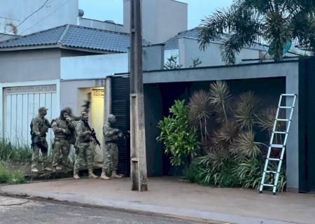 PF prende duas pessoas durante operação contra o tráfico de drogas na fronteira