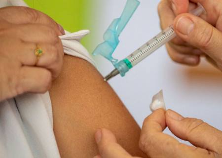 Covid-19: vacina bivalente está disponível para públicos prioritários