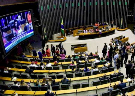 Semana em Brasília terá votação de MPs e retorno de Bolsonaro