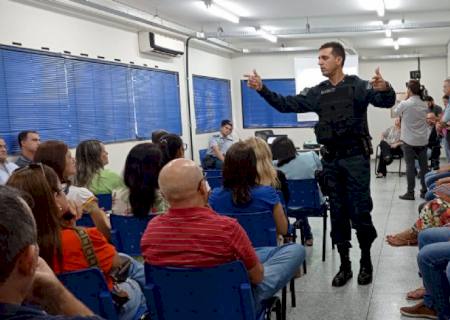 PM realiza palestra na Secretaria de Educação Municipal de Dourados sobre ações preventivas para as escolas