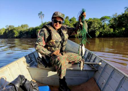 Polícia Ambiental de Dourados fiscaliza 71 pescadores em 27 embarcações no rio Dourados