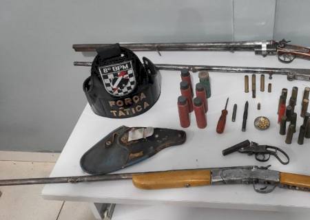 Quatro armas de fogo e munições são apreendidas em propriedade rural em Angélica