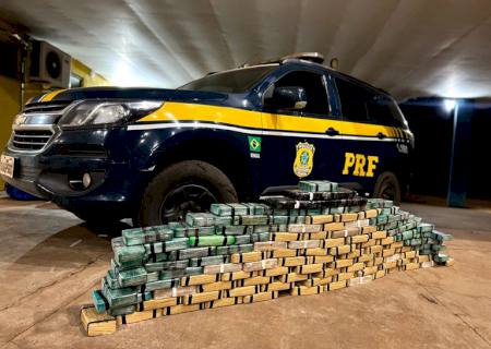 PRF apreende 124 kg de cocaína em Água Clara
