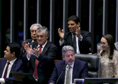Câmara aprova urgência para projeto do arcabouço fiscal
