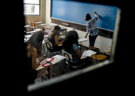 Pesquisa mostra por que brasileiros deixam escola