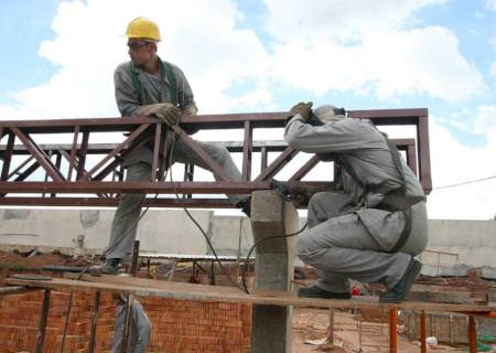 Indústria de MS gerou 1,5 mil novos postos de trabalho em abril e 7,3 mil no acumulado do ano