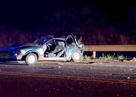 Criança morre ao ser arremessada de carro durante acidente em Campo Grande