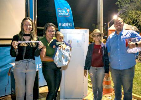 Com apoio da Prefeitura, ação ''Nossa Energia'' promove 530 cadastros para tarifa social e troca de 2080 lâmpadas