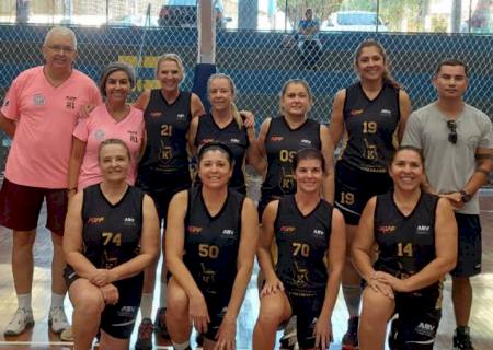 Em preparação para mundial, equipe feminina de basquete máster de MS participa de torneio em Curitiba
