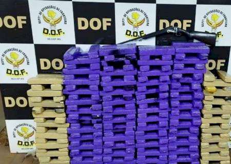 DOF apreende 340 kg de maconha, arma e prende quatro pessoas em Dourados