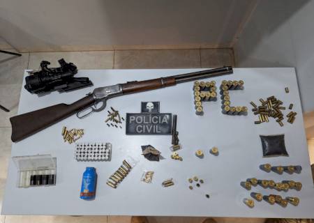 Polícia Civil prende homem com armas e munições ilegais em Bonito
