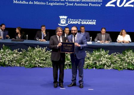 Pedro Caravina recebe título de cidadão campo-grandense