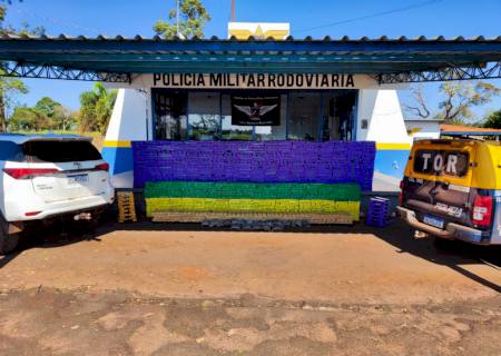 Para evitar abordagem, traficante abandona SW4 roubada com 2,7 ton de maconha na MS-156