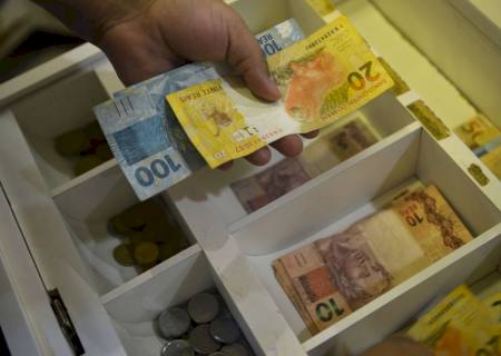 Governo retoma consignado do Bolsa Família com novas regras