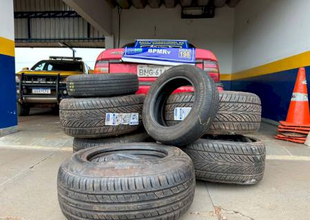 Polícia Militar Rodoviária apreende pneus contrabandeados na região de Ipezal