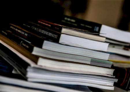 Especialistas dizem que linguagem rebuscada dificulta acesso à Justiça
