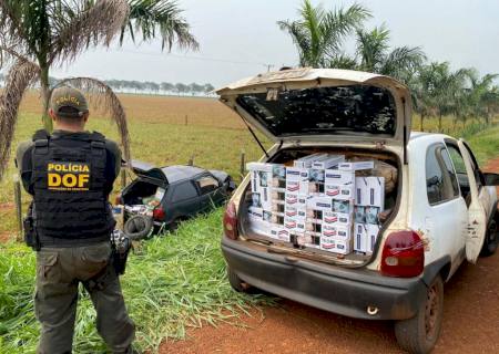 DOF apreende dois carros com materiais de contrabando e descaminho em Laguna Carapã