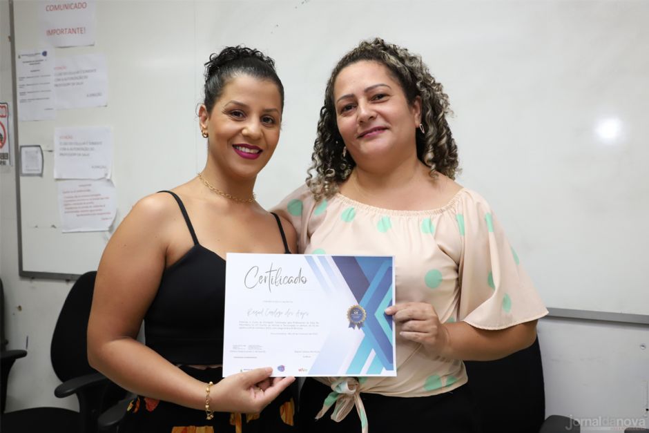 Investindo no Conhecimento: Professores municipais recebem certificação em Informática