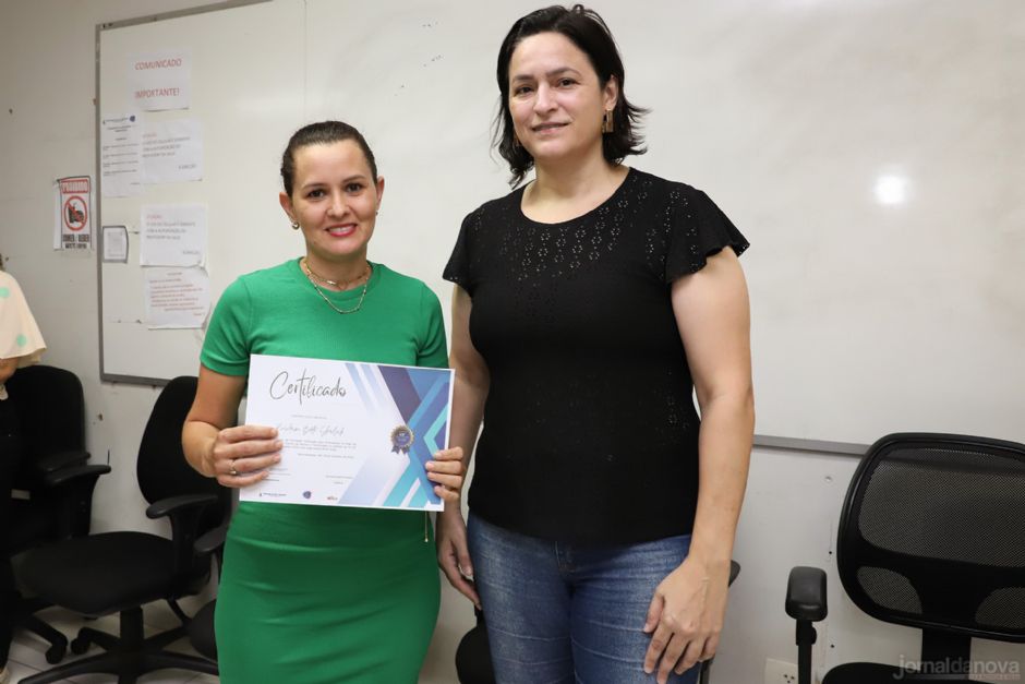 Investindo no Conhecimento: Professores municipais recebem certificação em Informática