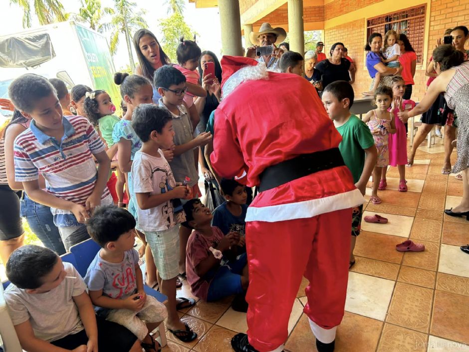 Prefeitura entrega 500 cestas básicas em Taquarussu