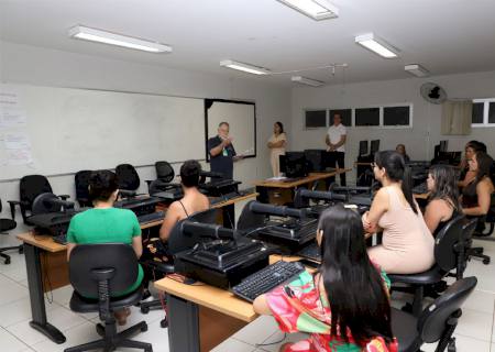 Investindo no Conhecimento: Professores municipais recebem certificação em Informática