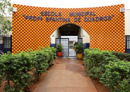 Cida do Zé Bugre propõe melhorias na Escola Municipal Professora Efantina de Quadros