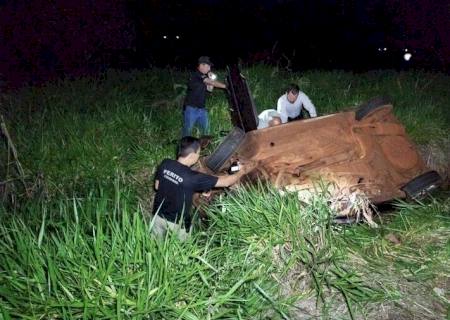 Em Itaporã, homem morre após veículo sair da pista, bater em coqueiro e capotar