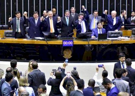 Câmara aprova reforma tributária em segundo turno