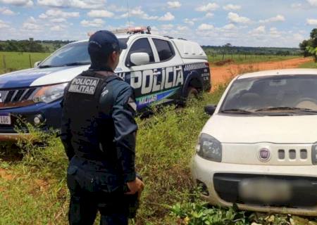Polícia Militar em Santa Rita do Pardo recupera carro furtado em Bataguassu