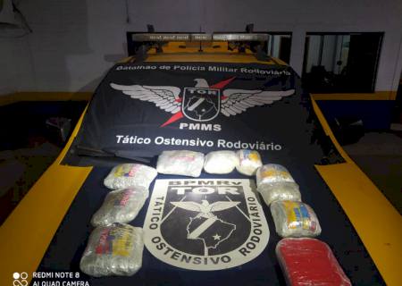 Passageiro de ônibus é preso com 5 kg de skunk em Ponta Porã
