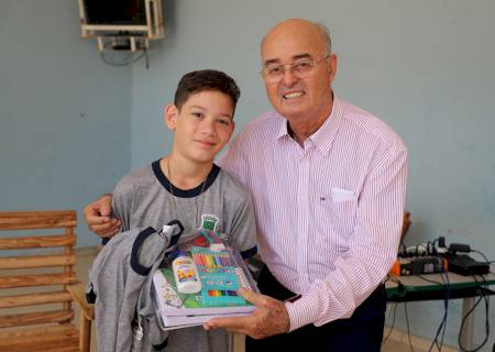 Prefeitura de Nova Andradina conclui distribuição de kits escolares na área rural
