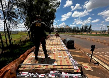 Caminhão carregado com cigarros ilegais é apreendido pelo DOF na região de Ponta Porã