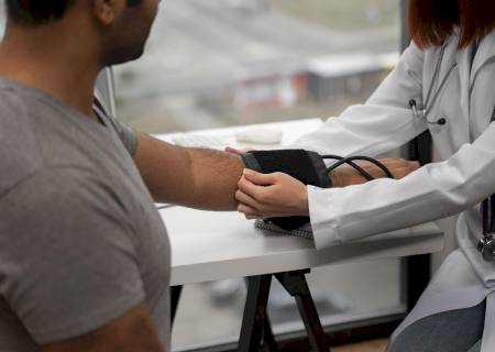 Médicos com diploma do exterior fazem o Revalida no domingo (17)