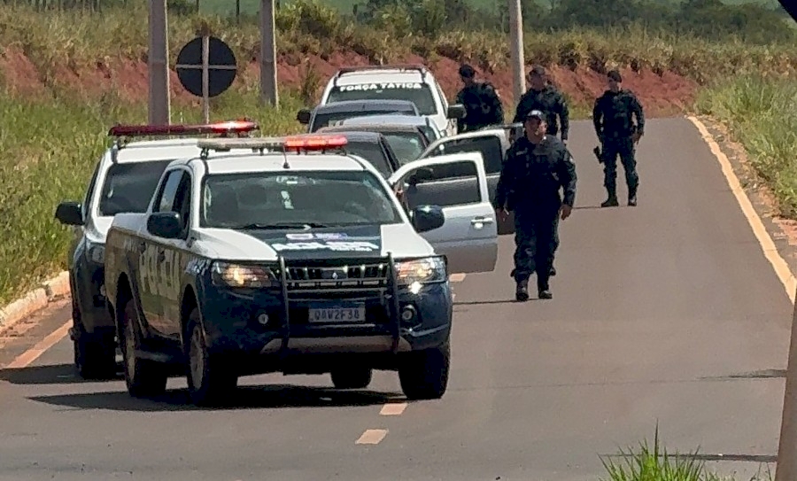 Força Tática apreende comboio de veículos com materiais de contrabando em Nova Andradina