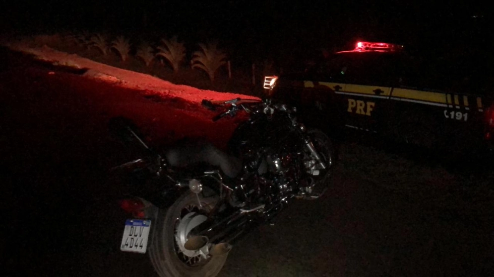 Motociclista morre e garupa fica ferida em acidente na BR-376 em Nova Andradina