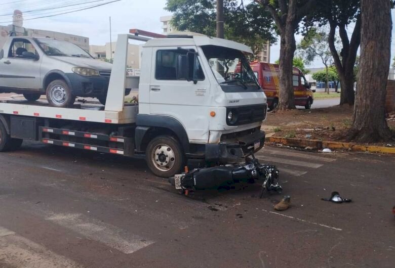 Motociclista morre dias após ser atropelado por caminhão em Dourados
