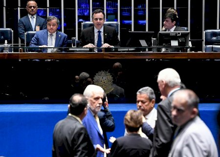 Senado aprova proposta que criminaliza porte e posse de drogas