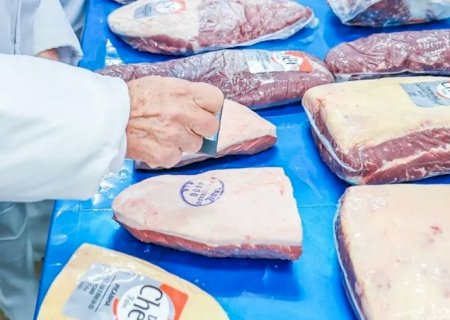 Frigorífico da JBS recém-habilitado para exportar para a China vai se tornar maior da América Latina