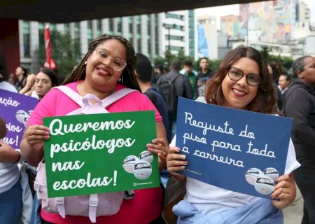 Professores de instituições federais de ensino entram em greve