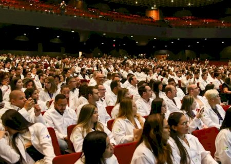 Brasil tem 575.930 médicos ativos: 2,81 por mil habitantes