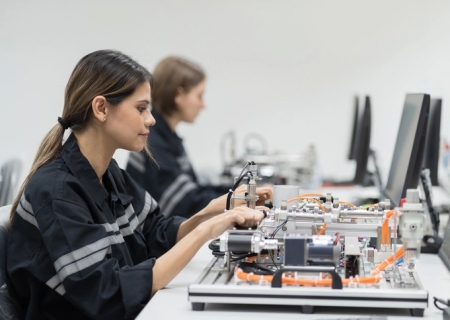 Ensino técnico em alta: opção inteligente para o mercado de trabalho