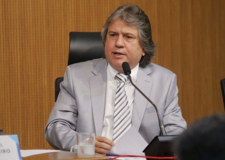 CCJR aprova parecer do deputado Caravina sobre o direito à paridade e integralidade a policiais civis