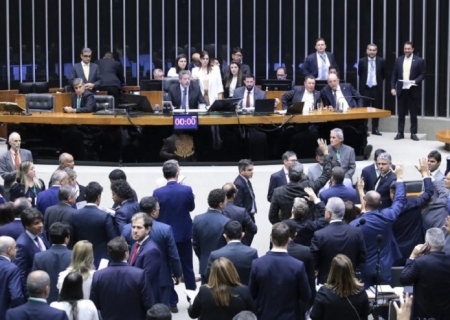 Câmara aprova projeto do Mover com taxação de 20% sobre 'blusinhas'; texto vai ao Senado