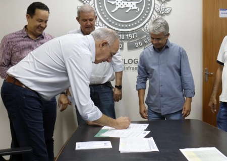Convênios: mais R$ 7,2 milhões estão chegando aos municípios de Ivinhema e Santa Rita do Pardo para obras de infraestrutura urbana