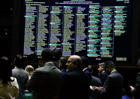 Congresso mantém decisão de Bolsonaro, e fake news eleitorais não serão criminalizadas