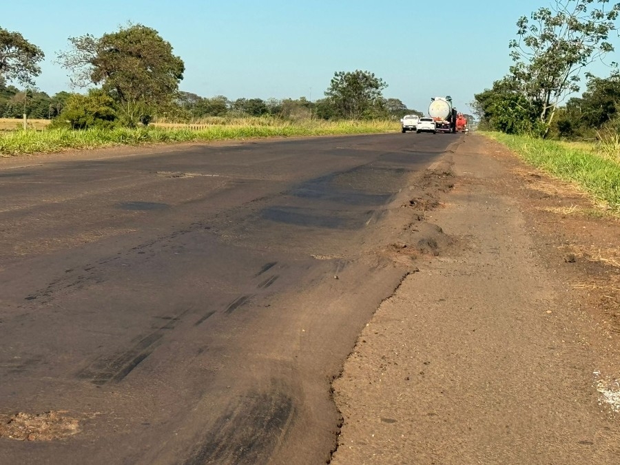 Anel viário: buracos, remendos e acostamento com desnível preocupam motoristas em Nova Andradina