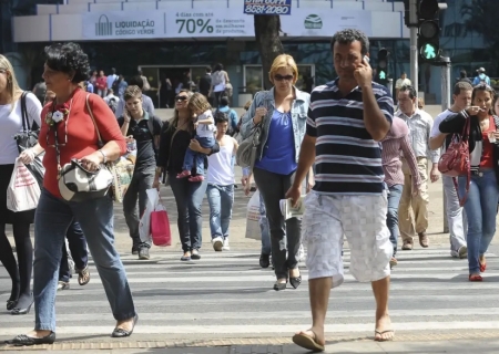 Desemprego recua para 7,1%, o menor do trimestre desde 2014