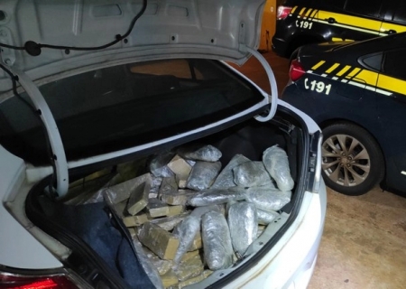 PRF apreende maconha, skunk e recupera veículo em Ponta Porã